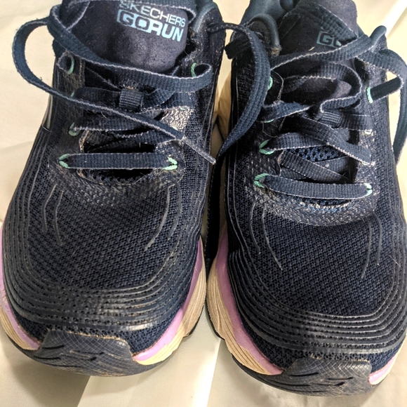 Sketchers Max Cushion Air Cooled Shoes - Picture 7 of 8